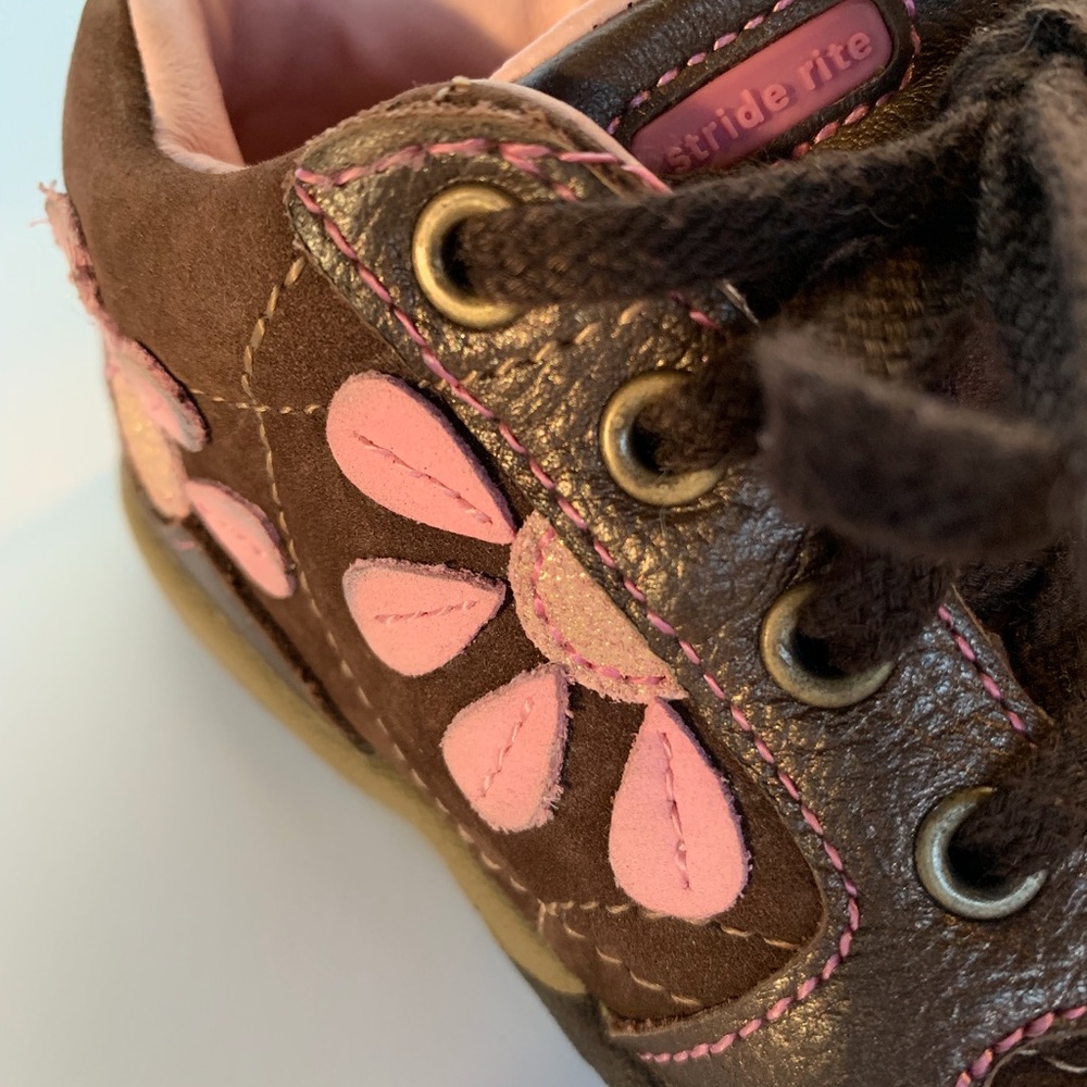 Stride Rite Girl’s Kaylie Leather Shoe - Picture 6 of 7